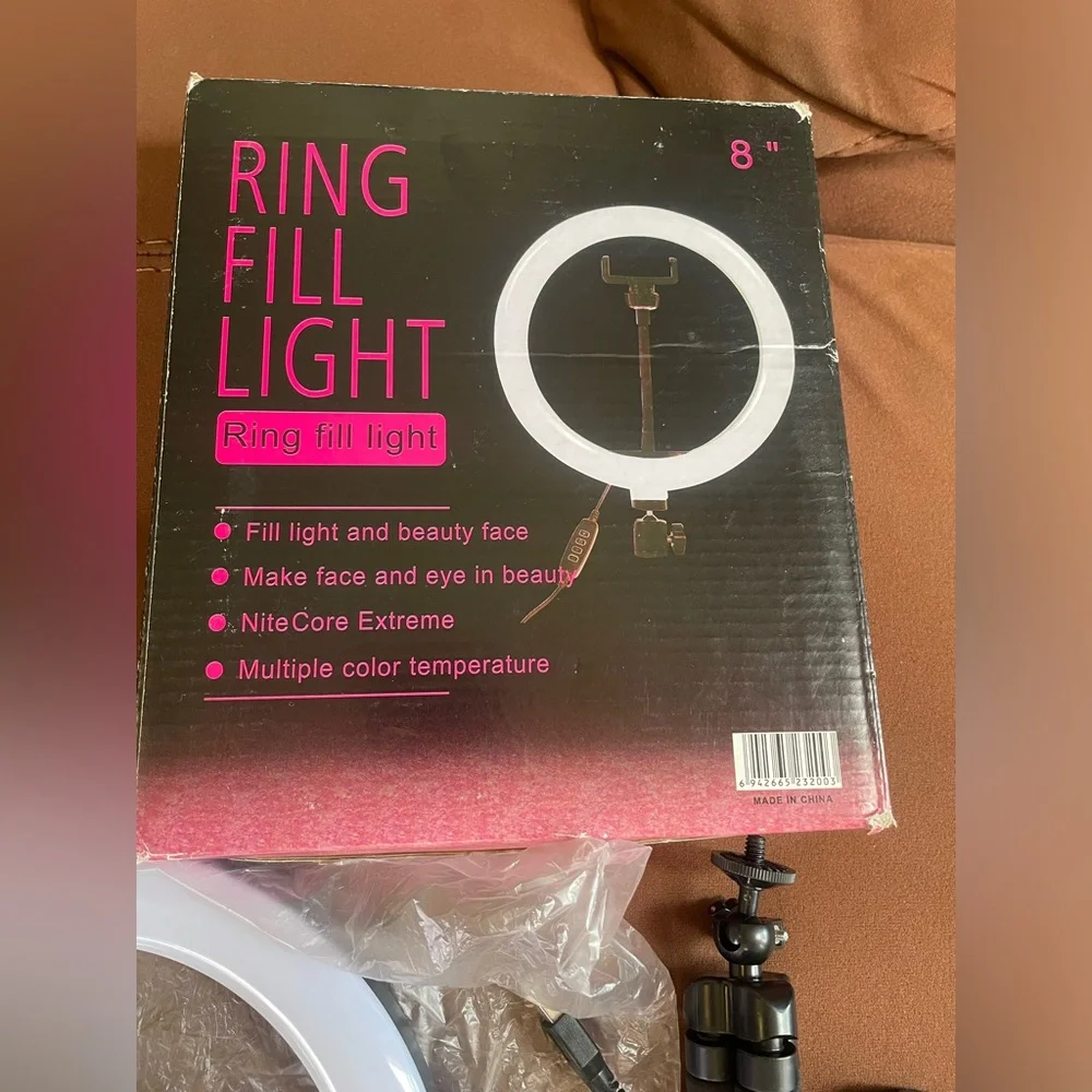 8” Ring Fill Light. Perfect For Beginner Content Creators 💡